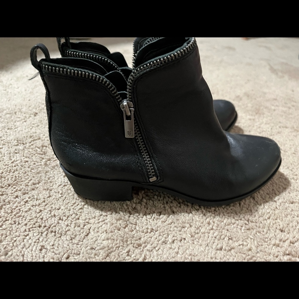 Kids size 2M Side zip boot